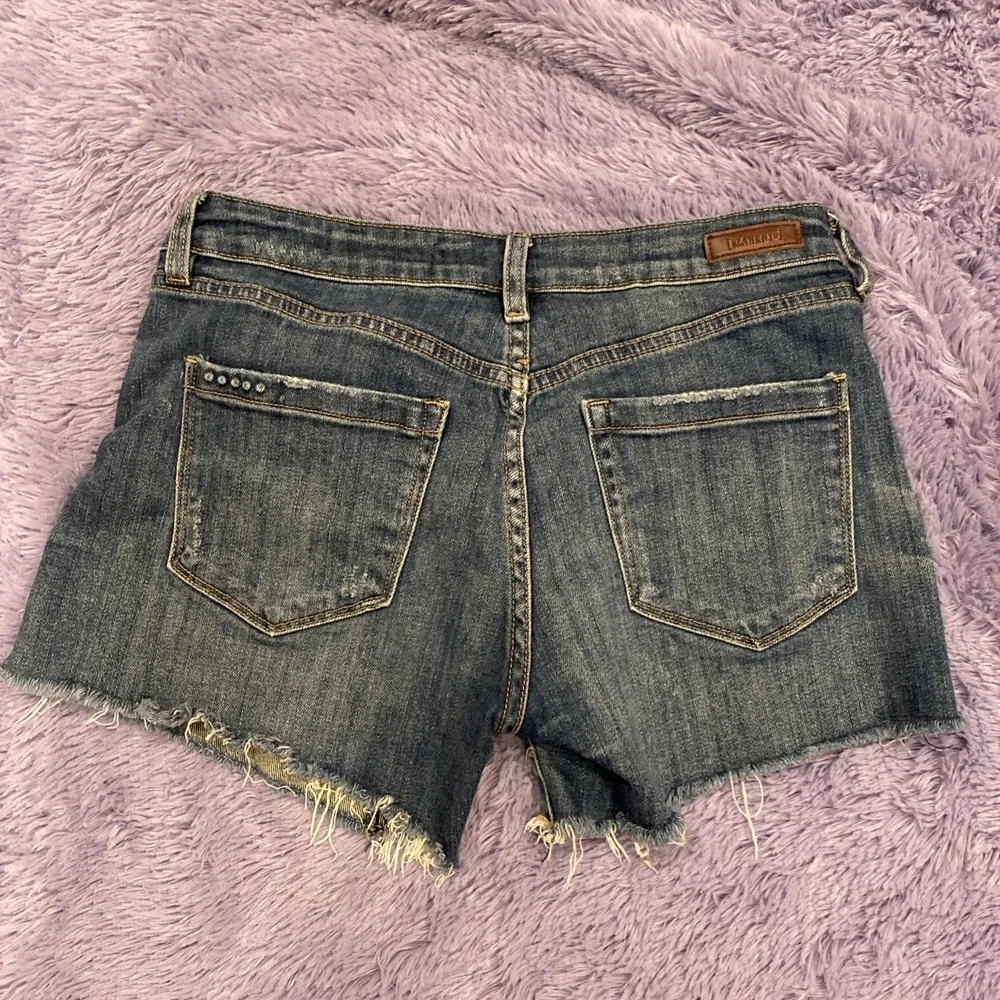 Blank NYC Jean Shorts Womens 26 The Fulton Distressed Cuffed Stretch Denim‎